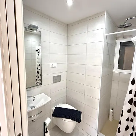 003 Modern Seaview- Alicante Апартаменти